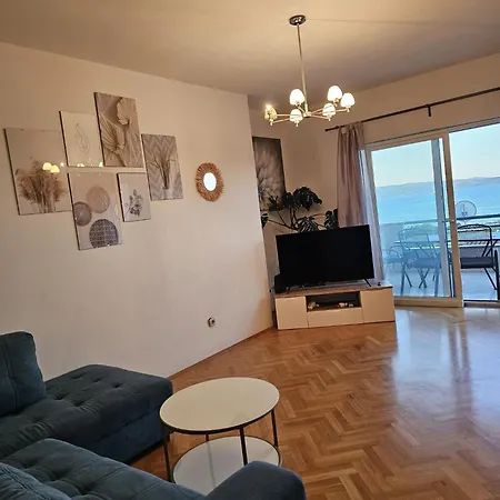 Apartment Sea View Haven With Swimming Pool Split