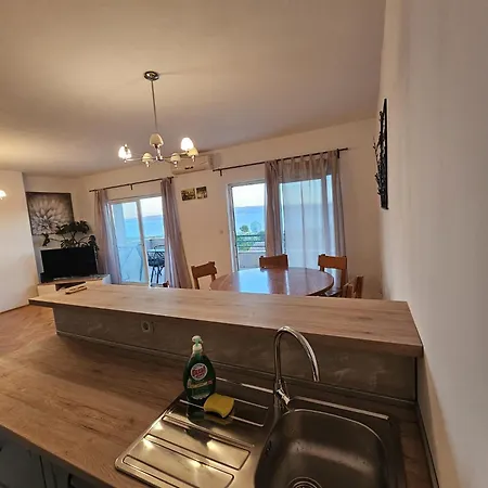 Apartment Sea View Haven With Swimming Pool Split